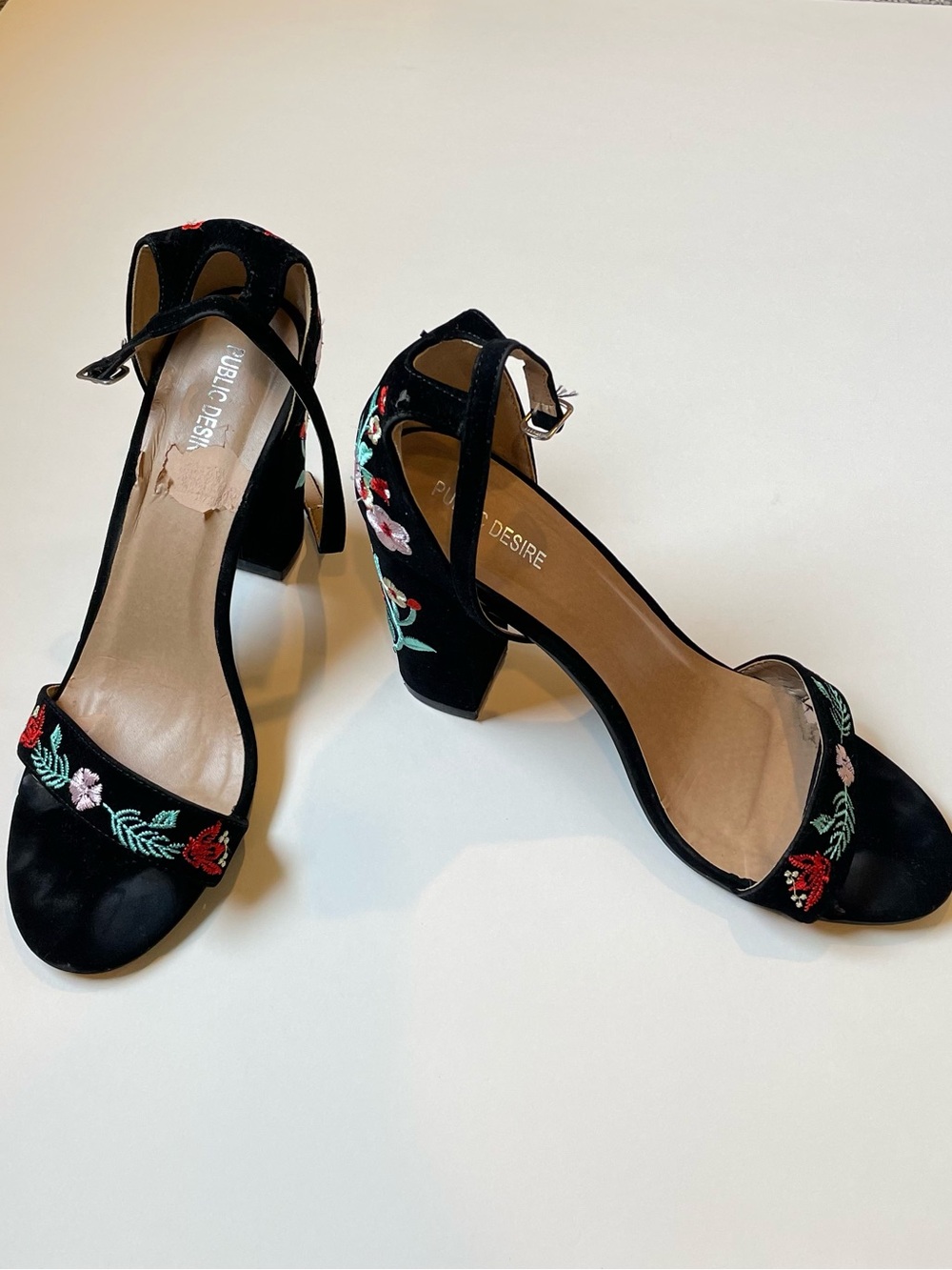 Public Desire Black Embroidered Floral Block Heel Sandals Size 7.5 Boho Fiesta